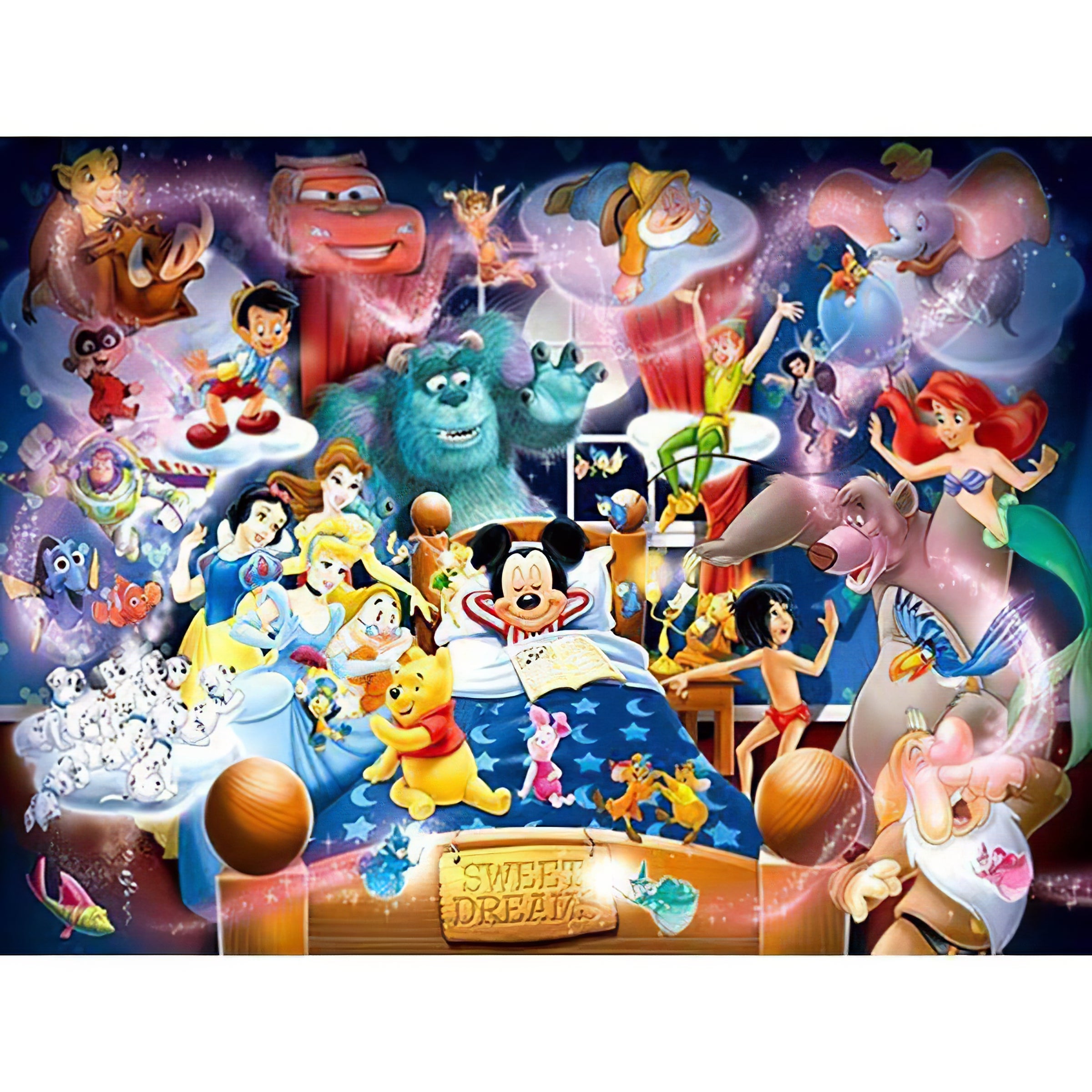 Una pintura de diamantes de una gran foto grupal de personajes de Disney.